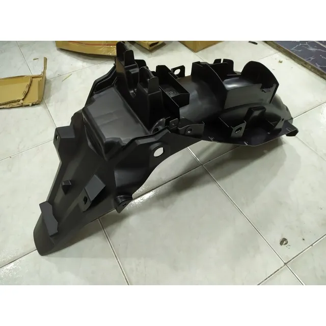 1 Guardabarro Trasero Honda Invicta 2017 Y Similar Bajo Pedi